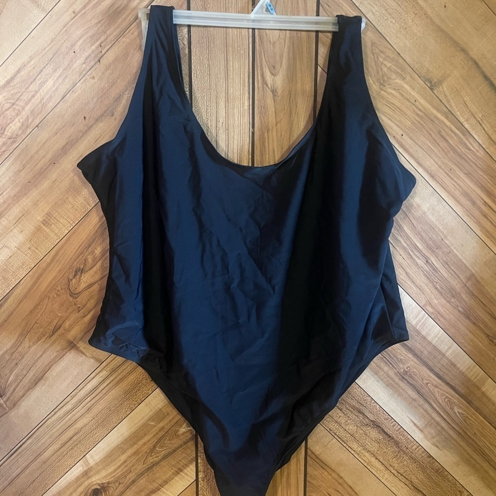Boo Hoo Women’s Plus Size 24 Black One Piece Swimsuit NWT - Picture 2 of 9
